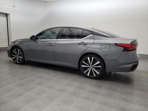 2022 Nissan Altima SR FWD