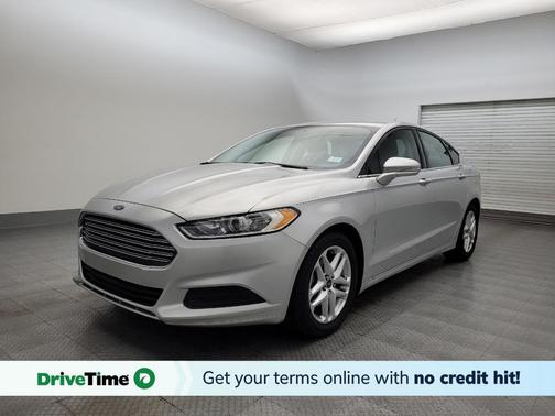 White Platinum Metallic Tri-Coat 2016 Ford Fusion SE Sedan