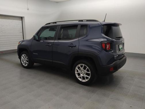 Slate Blue Pearlcoat 2023 Jeep Renegade Latitude