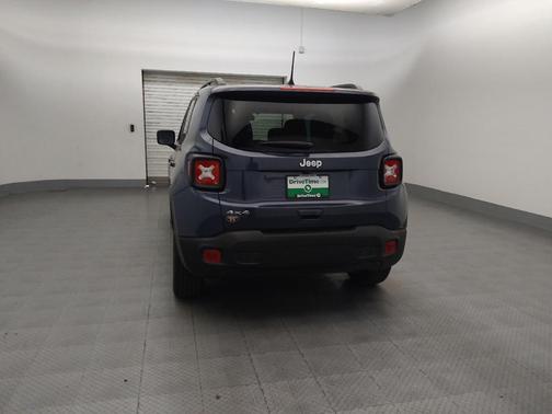 Slate Blue Pearlcoat 2023 Jeep Renegade Latitude