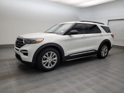 Star White Metallic Tri-Coat 2021 Ford Explorer XLT