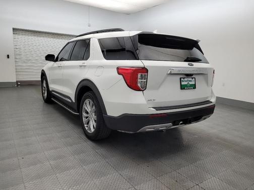 Star White Metallic Tri-Coat 2021 Ford Explorer XLT