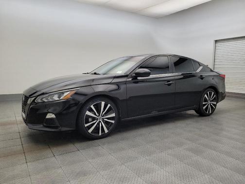 2022 Nissan Altima SR FWD