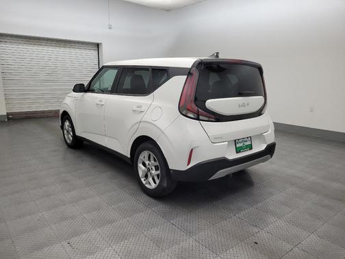 Snow White Pearl 2024 Kia Soul LX
