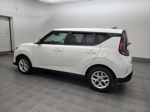 Snow White Pearl 2024 Kia Soul LX