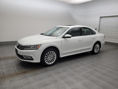 Pure White 2016 Volkswagen Passat 1.8T SE