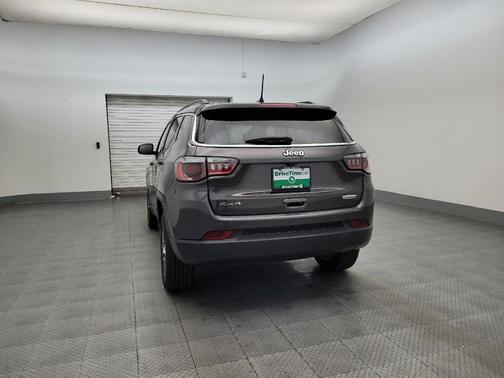 Granite Crystal Metallic Clearcoat 2020 Jeep Compass Latitude