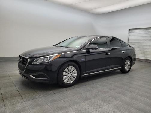 2017 Hyundai SONATA Hybrid SE