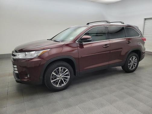 Ooh La La Rouge Mica 2019 Toyota Highlander XLE