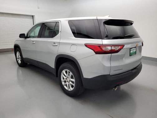 Photo 3 of 32 of 2019 Chevrolet Traverse LS