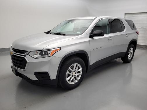 Photo 2 of 32 of 2019 Chevrolet Traverse LS
