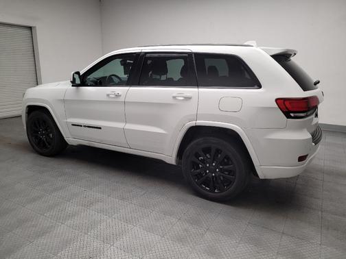 Bright White Clearcoat 2019 Jeep Grand Cherokee Altitude