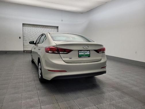 2018 Hyundai ELANTRA SE