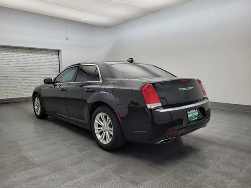 2018 Chrysler 300 Touring