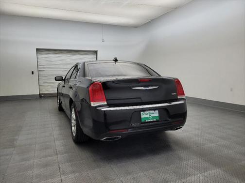 2018 Chrysler 300 Touring