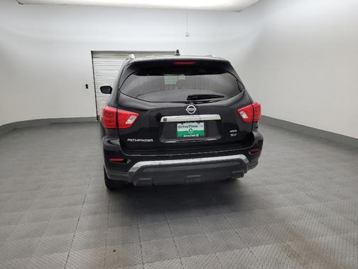 Black 2019 Nissan Pathfinder SV