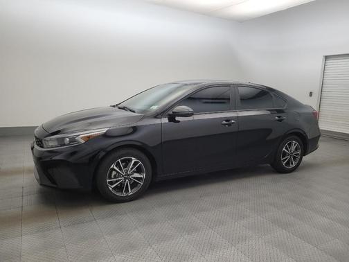 Aurora Black 2023 Kia Forte LXS