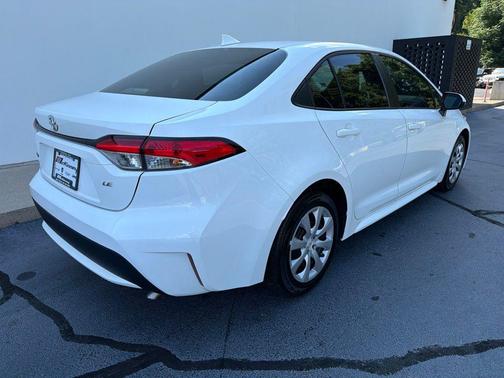 Super White 2020 Toyota Corolla LE