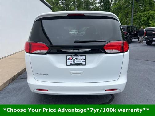 2023 Chrysler Voyager LX