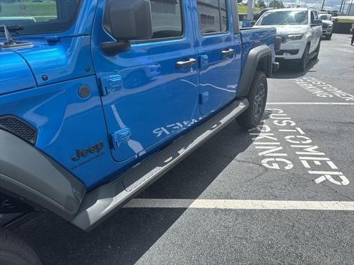 2025 Jeep Gladiator Sport S