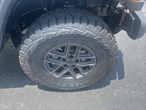 2025 Jeep Gladiator Sport S