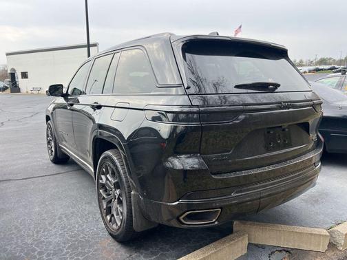 2025 Jeep Grand Cherokee Summit