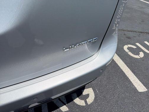 Silver Mist Clearcoat 2024 Chrysler Pacifica Limited
