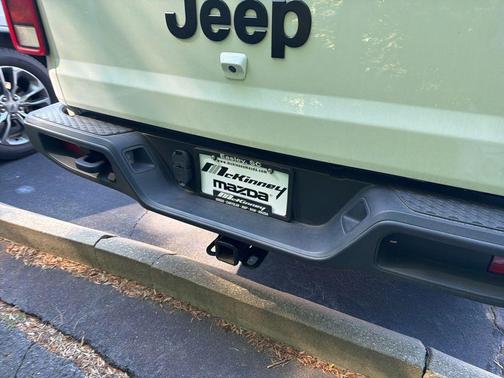 Bright White Clearcoat 2022 Jeep Gladiator Sport S
