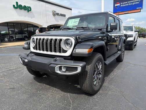 Black Clearcoat 2026 Jeep Wrangler 4-Door Sahara 4x4