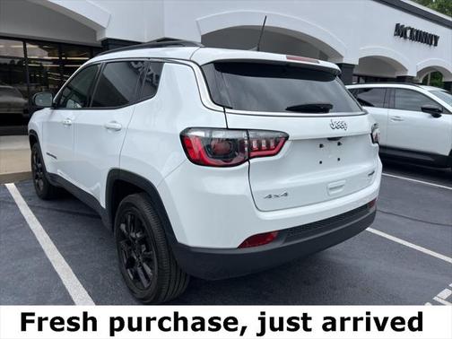 2022 Jeep Compass Latitude Lux