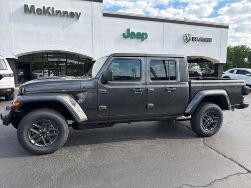 Granite Crystal Metallic Clearcoat 2026 Jeep Gladiator Sport S
