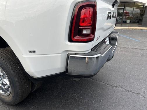 2026 RAM 3500 Tradesman Crew Cab 4x4 8' Box