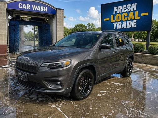 Granite Crystal Metallic Clearcoat 2023 Jeep Cherokee Altitude