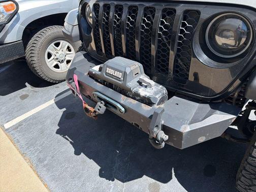 Sting-Gray Clearcoat 2021 Jeep Gladiator Willys 4x4
