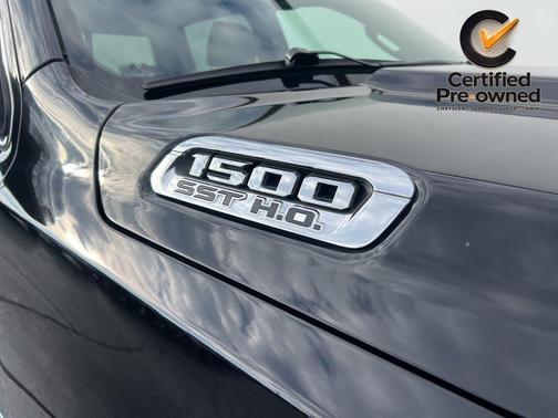 Diamond Black Crystal Pearlcoat 2025 RAM 1500 Limited