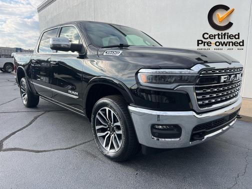 Diamond Black Crystal Pearlcoat 2025 RAM 1500 Limited
