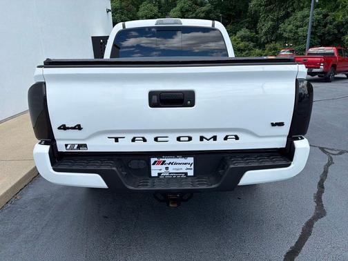 Ice Cap 2023 Toyota Tacoma SR5