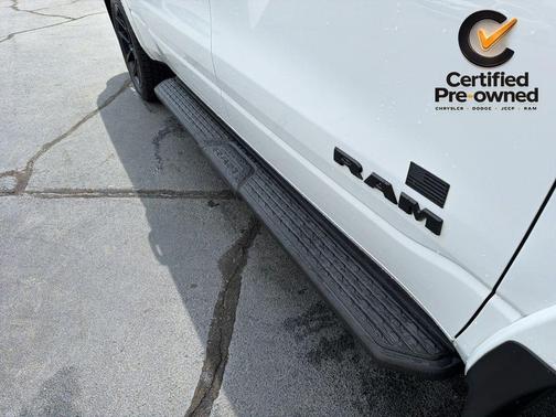 Bright White Clearcoat 2022 RAM 1500 Laramie