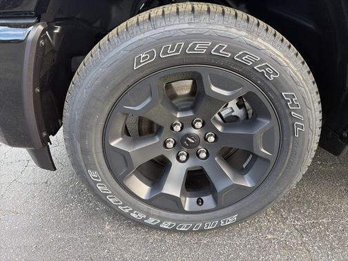 Diamond Black Crystal Pearlcoat 2026 RAM 1500 Big Horn/Lone Star