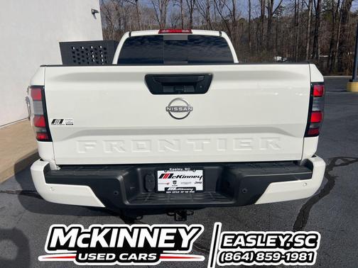 Glacier White 2024 Nissan Frontier SV