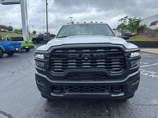 2025 RAM 3500 Tradesman Crew Cab 4x4 6'4' Box
