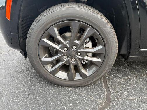 Diamond Black Crystal Pearlcoat 2026 Jeep Grand Cherokee Limited