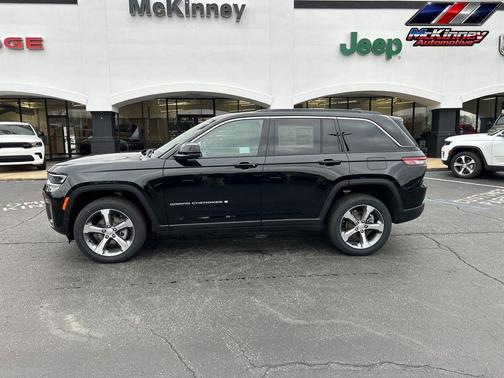 Diamond Black Crystal Pearlcoat 2026 Jeep Grand Cherokee Limited