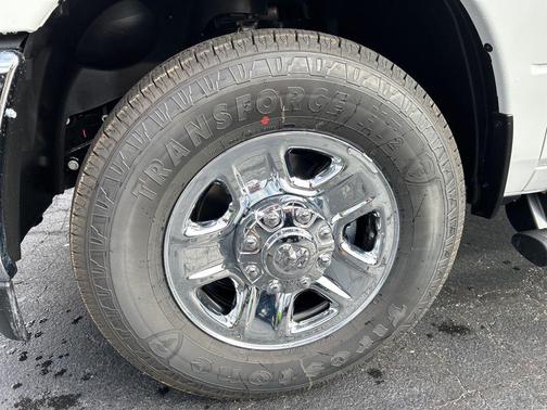 2026 RAM 2500 Tradesman Regular Cab 4x2 8' Box