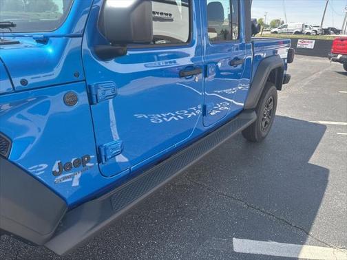 2025 Jeep Gladiator Sport