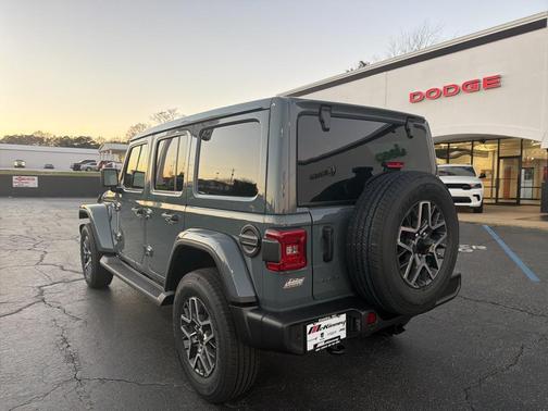 2026 Jeep Wrangler 4-Door Sahara 4x4