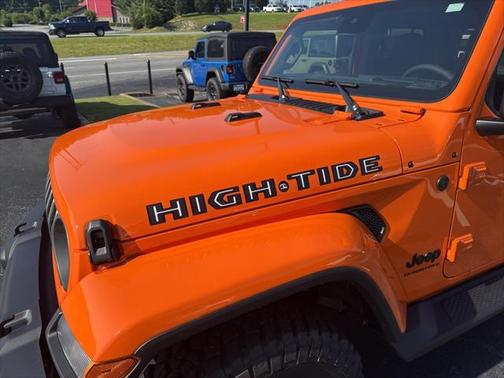 2025 Jeep Gladiator High Tide