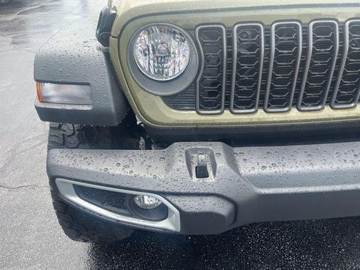 2025 Jeep Gladiator Sport S