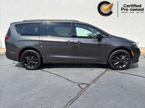 Granite Crystal Metallic Clearcoat 2023 Chrysler Pacifica Limited
