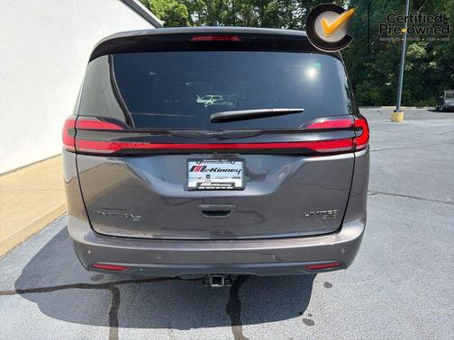 Granite Crystal Metallic Clearcoat 2023 Chrysler Pacifica Limited